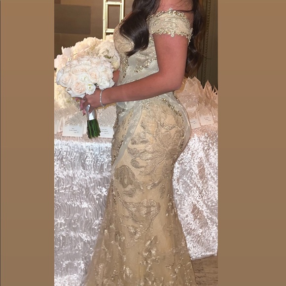 Gown ✨ - Picture 3 of 3